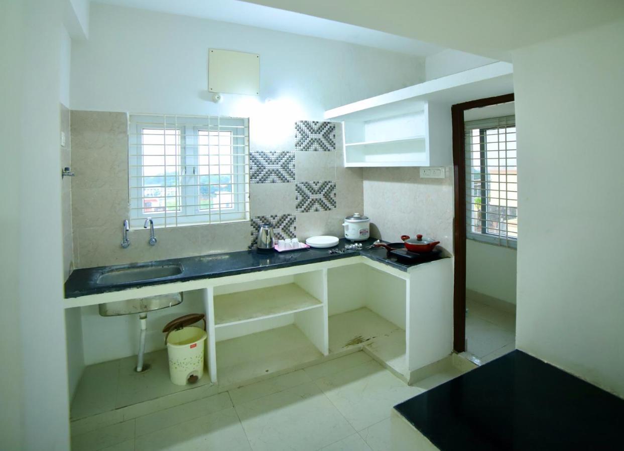 Truelife Homestays - Alamelu Avenue - Fully Furnished Ac 2Bhk Apartments In Tirupati - Walkable To Restaurants & Super Market - Fast Wifi - Kitchen - Easy Access To Airport, Railway Station, Sri Padmavathi & Tirumala Temple Exterior foto